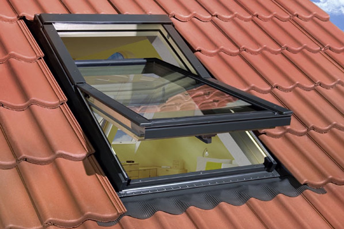 VENTANA GIRATORIA FTK CON CERCO INCLUIDO